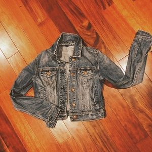American eagle cropped jean jacket